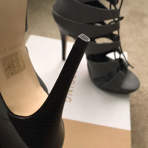 Heels - Picture 4 of 5